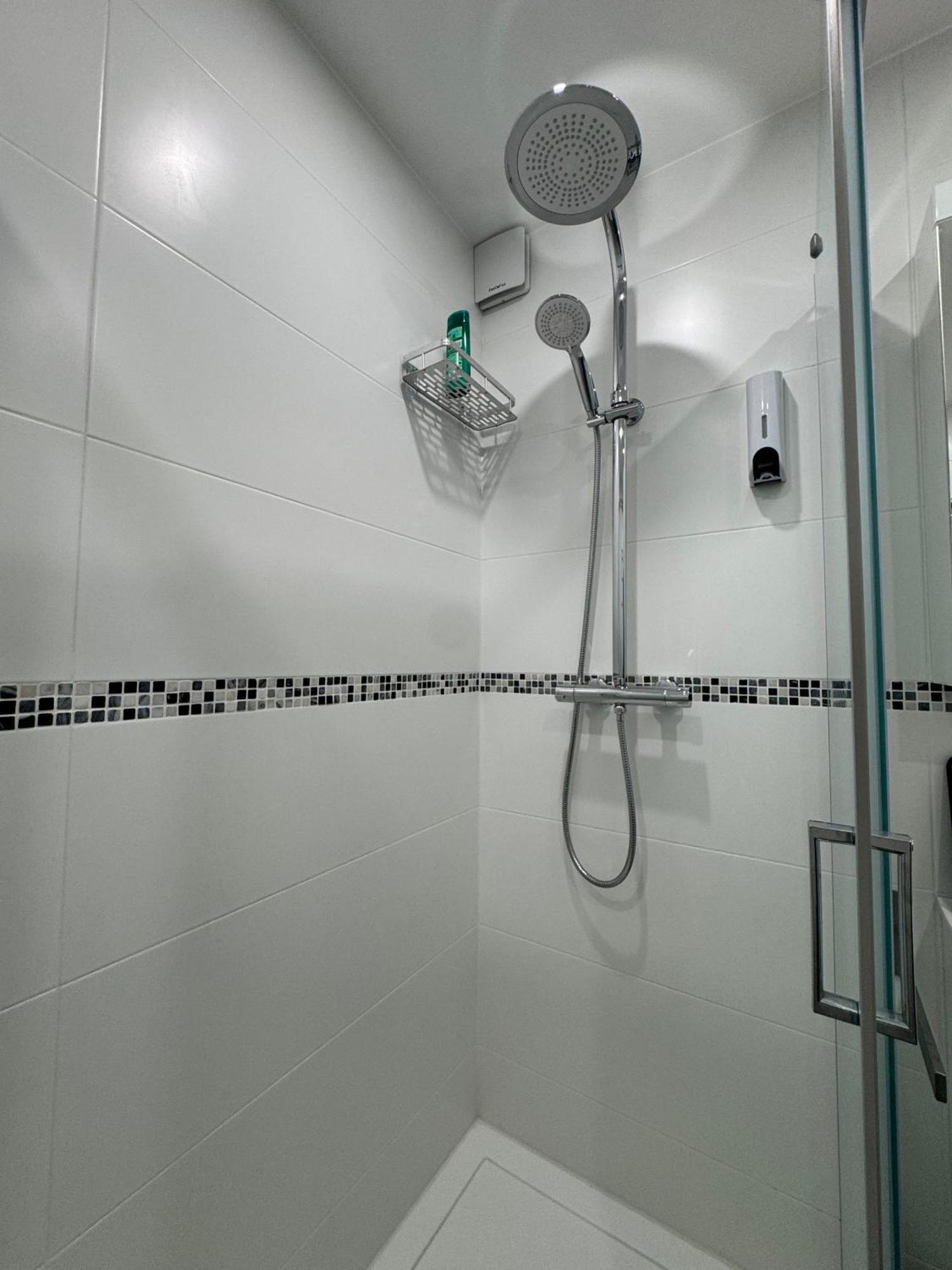 Appartement Familienfreundliche Geraeumige Design-wohnung Mit Balkon Im Zentrum - Apolonialiving *